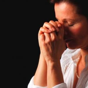 Сильная молитва от материнского проклятия
